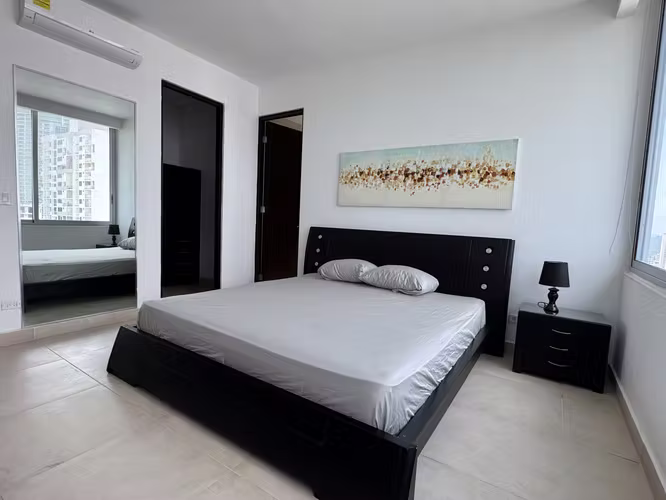 Alquilo Apartamento frente al mar en Avenida Balboa - Imagen 11