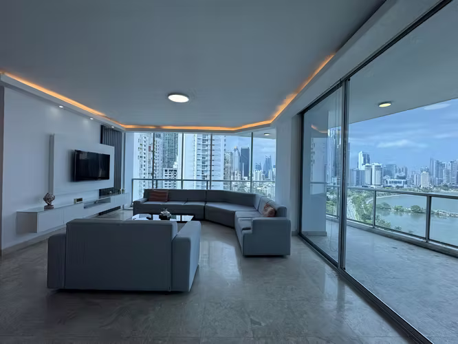 Alquilo Apartamento frente al mar en Avenida Balboa - Imagen 3