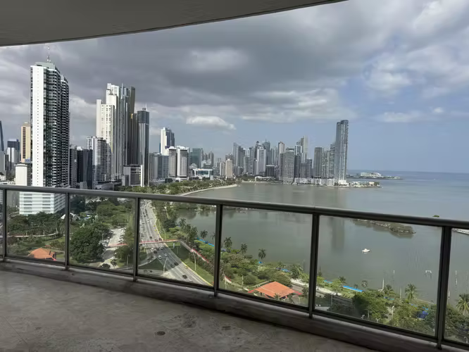 Alquilo Apartamento frente al mar en Avenida Balboa - Imagen 6