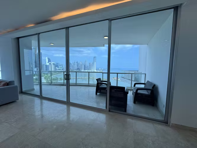 Alquilo Apartamento frente al mar en Avenida Balboa - Imagen 5