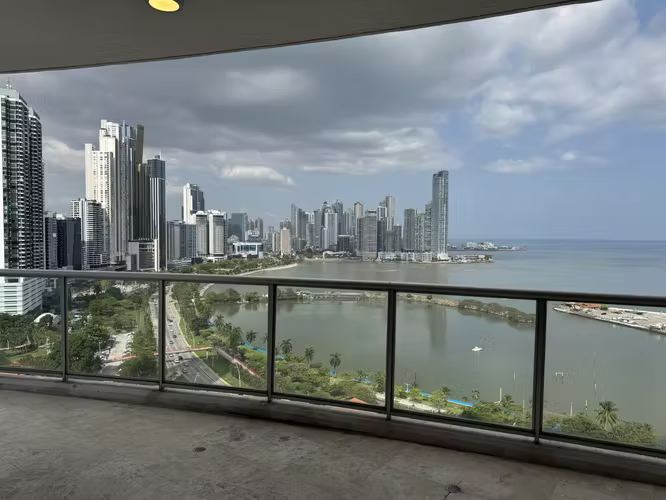 Alquilo Apartamento frente al mar en Avenida Balboa - Imagen 7