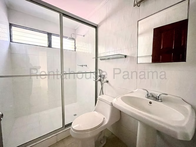 VENTA DE APARTAMENTO EN MARBELLA DCD27-1832