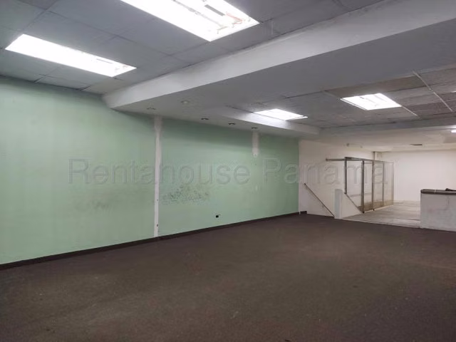Alquiler de amplio local comercial Juan Diaz , Los Pueblos 26GC7315