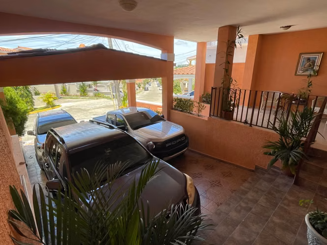Casa de Lujo de 480m² en El Bosque, El Doral – ¡Lista para Mudarse! - Imagen 18
