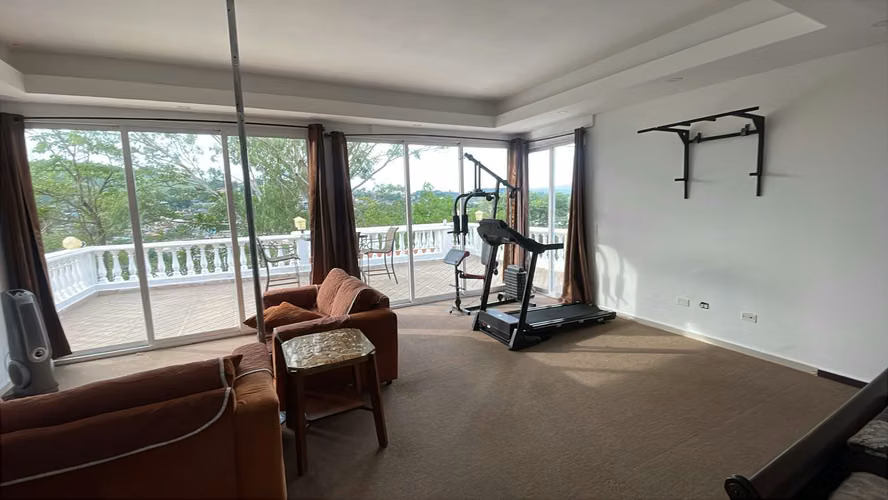 Casa de Lujo de 480m² en El Bosque, El Doral – ¡Lista para Mudarse! - Imagen 11