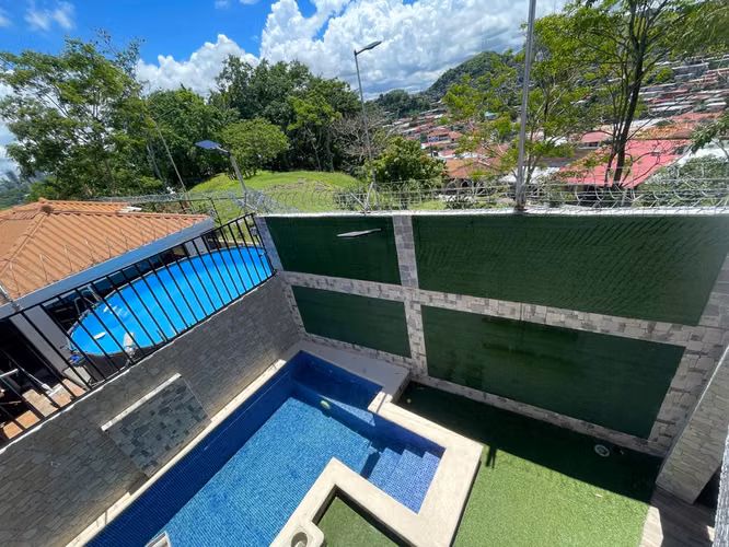 Casa de Lujo de 480m² en El Bosque, El Doral – ¡Lista para Mudarse! - Imagen 17