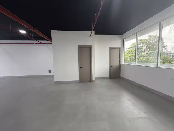 Oficina/ local en Via brasil, plaza comercial - Imagen 4