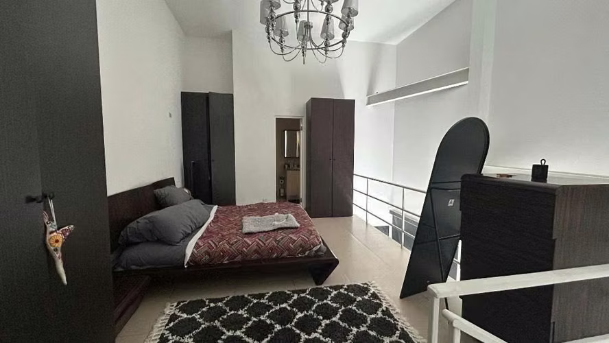 Hermoso Loft de 2 Pisos en Calle 50 Totalmente Amoblado y Equipado - Imagen 4