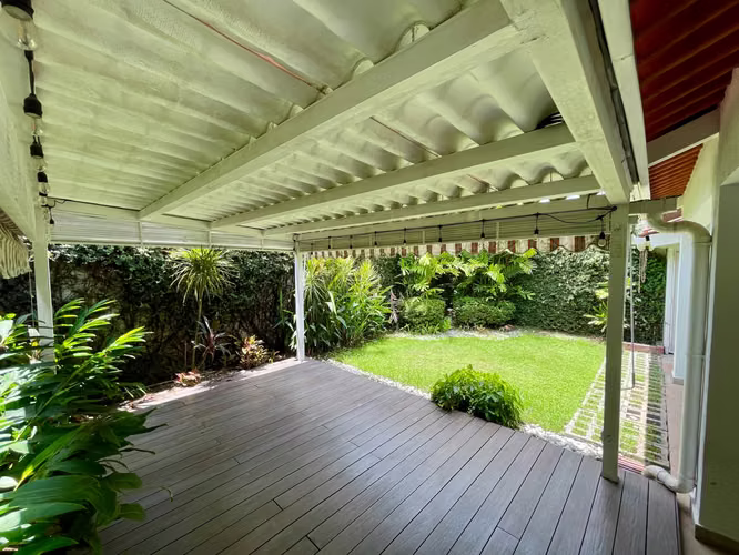 ALQUILER CASA QUINTA DE VERSALLES LINEA BLANCA CON PATIO Y JARDIN - Imagen 16