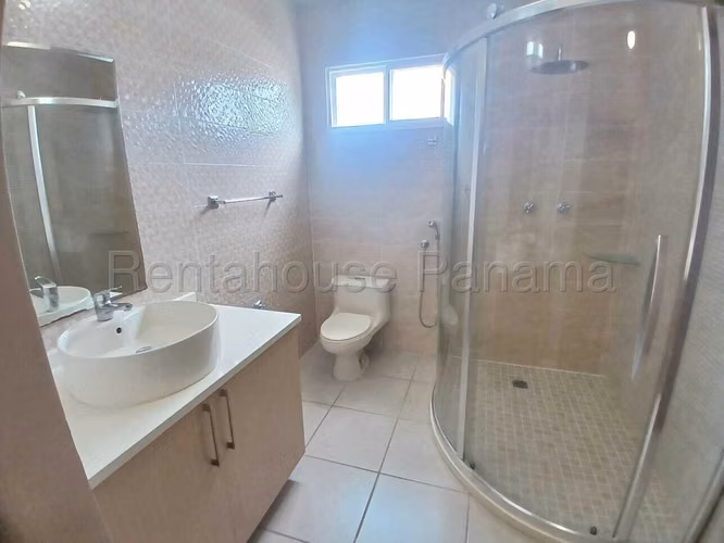 ALQUILER DE CASA EN VICTORIA BRISAS DEL GOLF HQ - Imagen 13