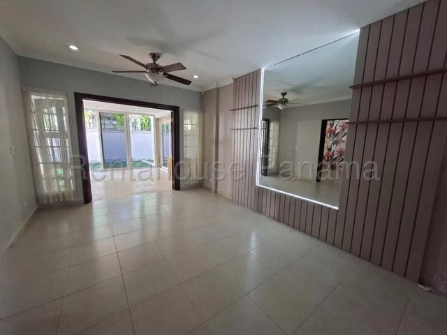 Venta de Casa en Costa Sur CM