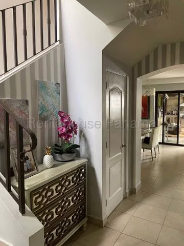 Venta de Casa en Versalles CM - Imagen 3