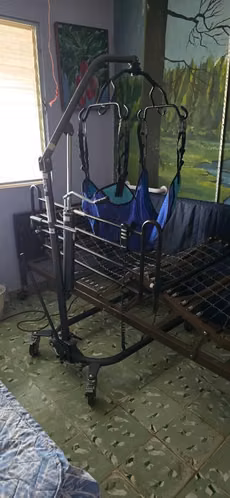 Cama automarica y grua hidraulica - Imagen 2