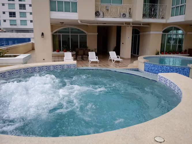 ALQUILO APARTAMENTO AMOBLADO, SAN FRANCISCO, 2 RECAMARAS, 110M2.