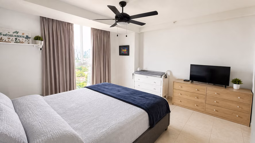 Se vende Apto de 2 recámaras, 2 baños, a pasos de todo - Imagen 3