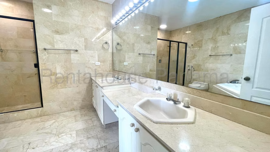Venta Apartamento Avenida Balboa - YD