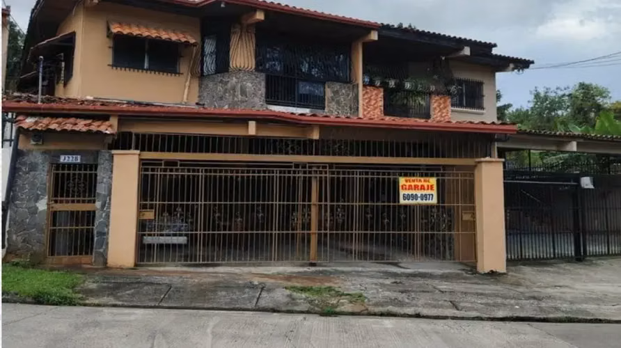Venta de Casa en Dos Mares - Betania. Haga una oferta