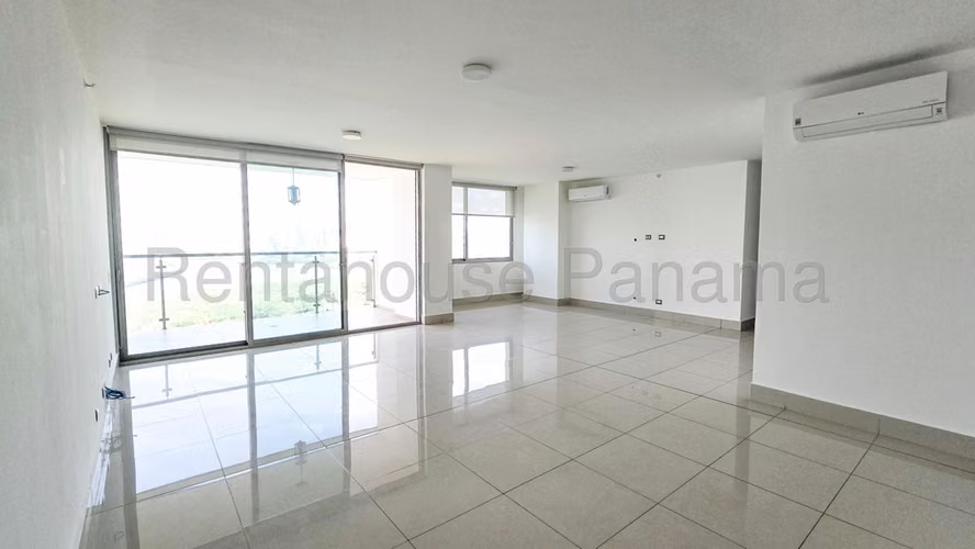 Apartamento en Venta en Costa del Este YM