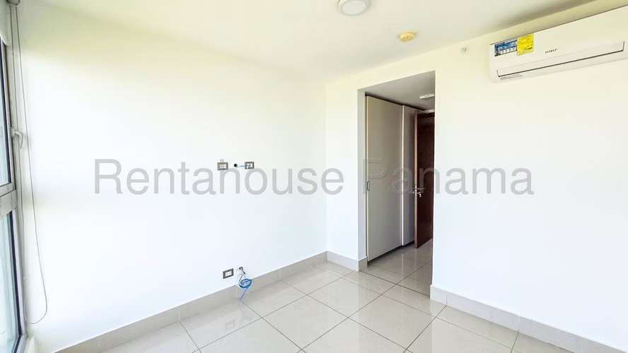 Apartamento en Venta en Costa del Este YM