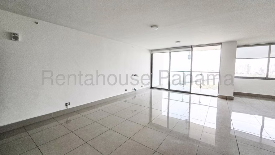 Apartamento en Venta en Costa del Este YM