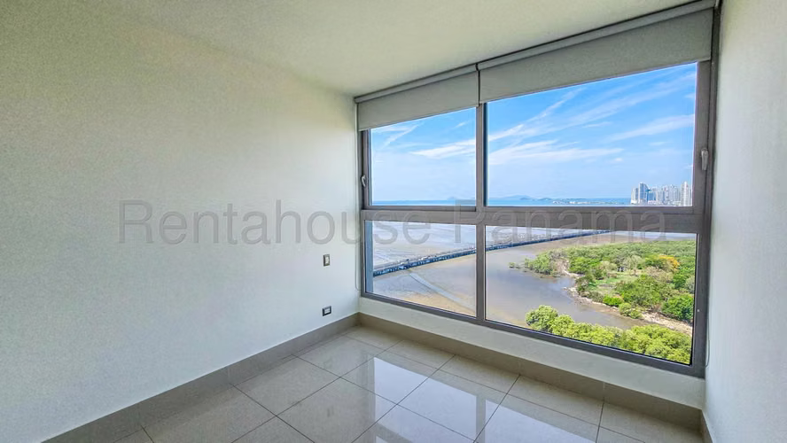 Apartamento en Venta en Costa del Este YM
