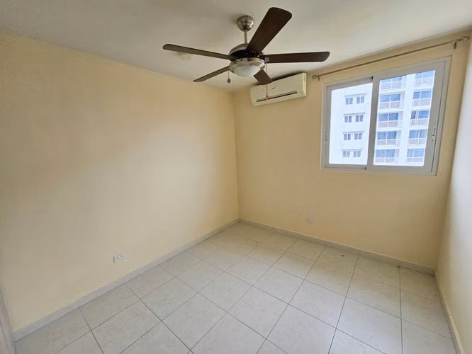 Venta de Apartamento en Torres de Versalles II. Haga una oferta - Imagen 12