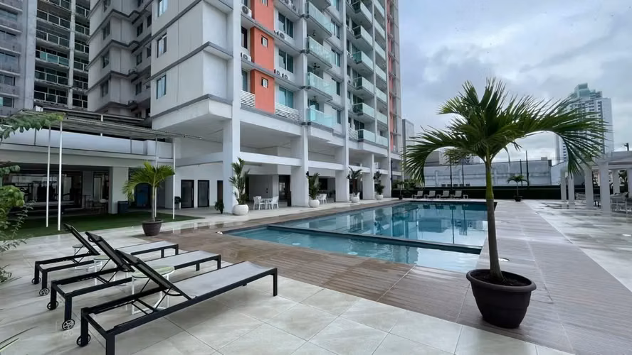 APARTAMENTO AMOBLADO EN PH MI CONDADO $1,250
