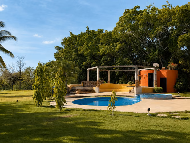 Casa en venta en Coronado | 9,870 m² de terreno | $500,000 - Imagen 2