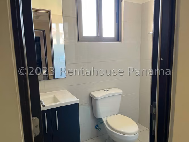 Venta de Casa con Línea blanca en Panama Pacifico Woodlands EC - Imagen 9