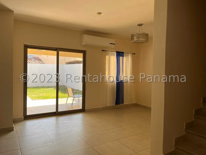 Venta de Casa con Línea blanca en Panama Pacifico Woodlands EC