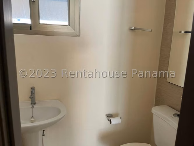 Venta de Casa con Línea blanca en Panama Pacifico Woodlands EC - Imagen 10