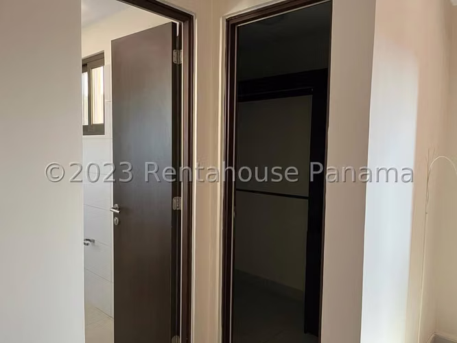 Venta de Casa con Línea blanca en Panama Pacifico Woodlands EC - Imagen 13