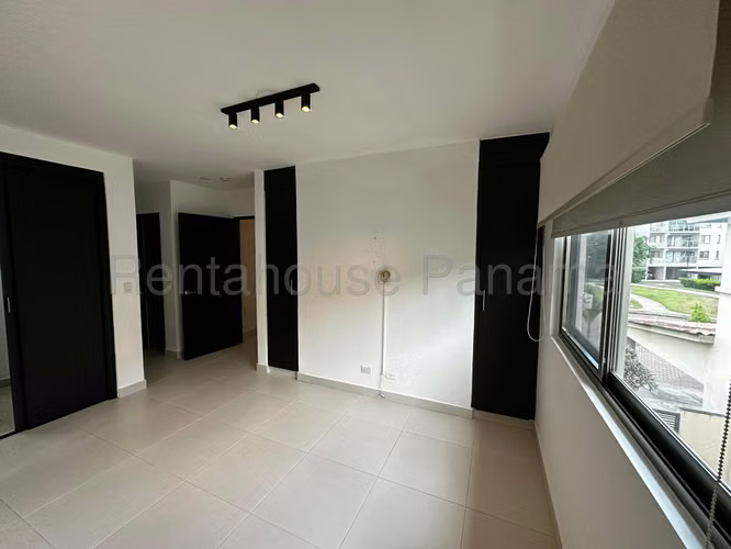 Venta de Casa con Línea blanca en Panama Pacifico Woodlands EC - Imagen 19
