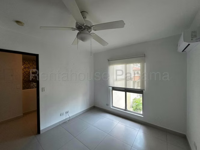 Venta de Casa con Línea blanca en Panama Pacifico Woodlands EC - Imagen 11