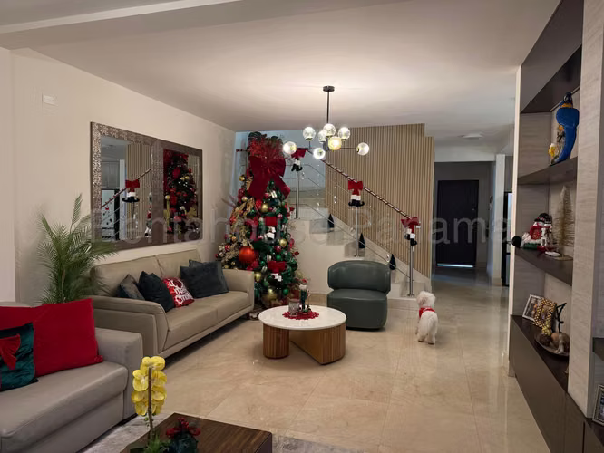 Venta de Casa con Línea blanca en Panama Pacifico Bosques del Pacifico EC