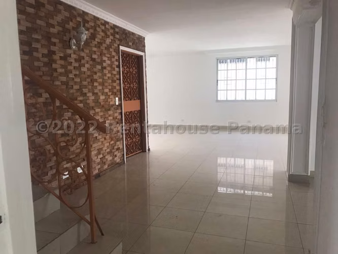 Venta de Casa en Albrook KC - Imagen 6