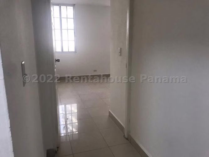 Venta de Casa en Albrook KC - Imagen 9