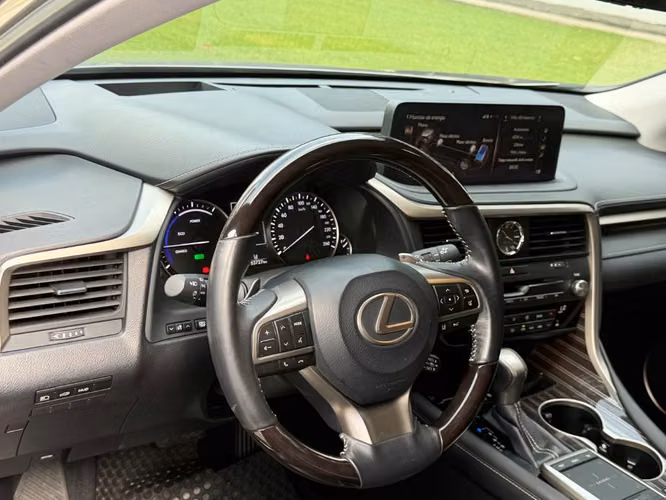 Lexus 2020 - Imagen 1