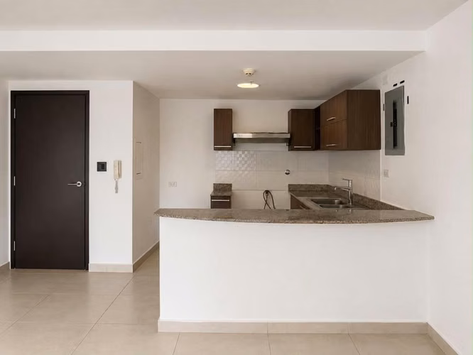 Bello apartamento en Ph Midrise - Imagen 3