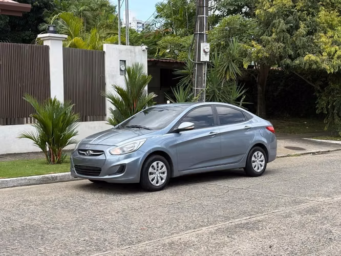 Hyundai Accent Automático