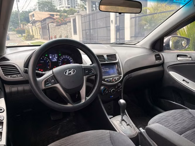 Hyundai Accent Automático - Imagen 4