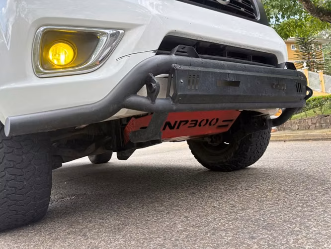 Nissan NP300 Manual 4x4 Full Extras Año 2019 - Imagen 4