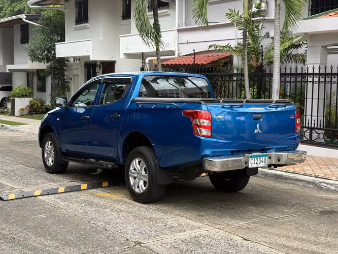 Mitsubishi L200 Manual 4x4 Japonés - Imagen 2