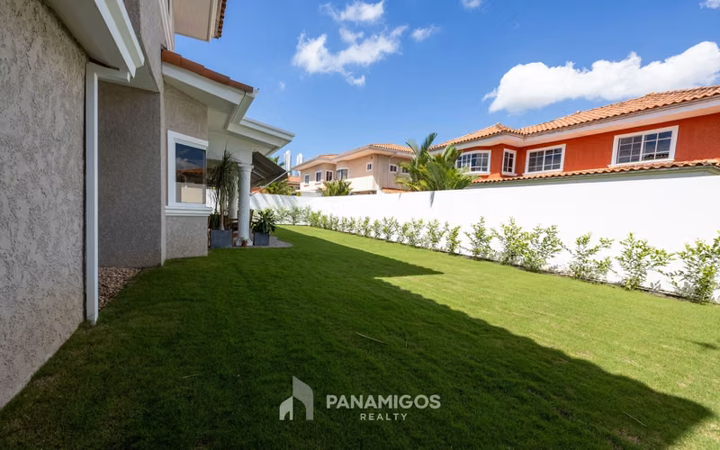 Casa amplia en venta en PH Palmeras del Este- Costa del Este - Imagen 9