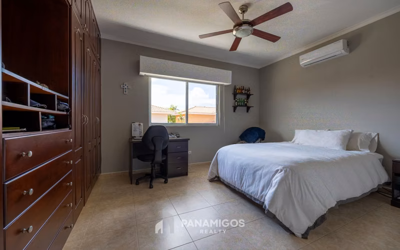 Casa amplia en venta en PH Palmeras del Este- Costa del Este - Imagen 17