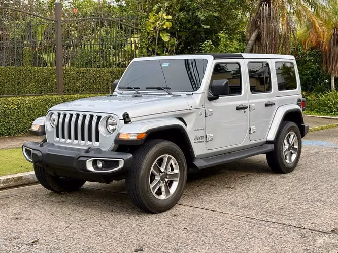 Jeep JL Wrangler Sahara Año 2022 automático 4x4