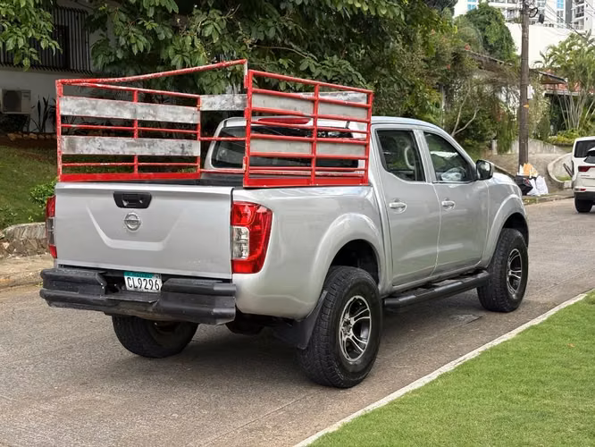 Nissan NP300 Manual 4x4 Año 2019 - Imagen 3