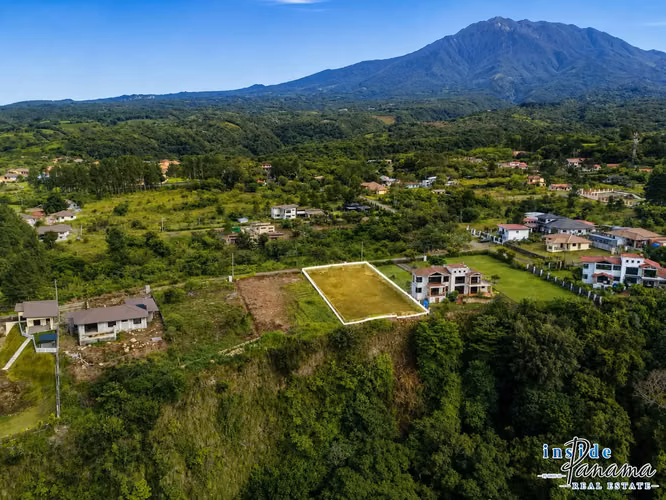 Lote con Vistas al Volcán Barú al océano en Boquete Panama - Imagen 12