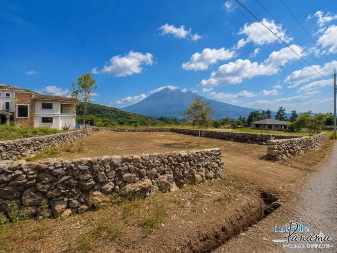 Lote con Vistas al Volcán Barú al océano en Boquete Panama - Imagen 3