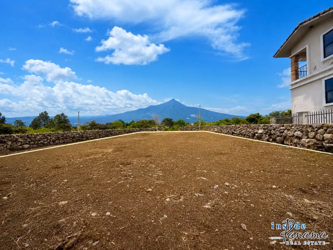 Lote con Vistas al Volcán Barú al océano en Boquete Panama - Imagen 8